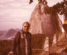 La Rio de Janeiro - In plan indepartat, faimoasa "Pina de Azucar" 1982 (Capatana de Zahar) 