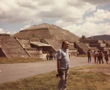La tempul Lunii din complexul "Teotihuacan" Mexic in 1981