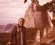La Rio de Janeiro - In plan indepartat, faimoasa "Pina de Azucar" 1982 (Capatana de Zahar)